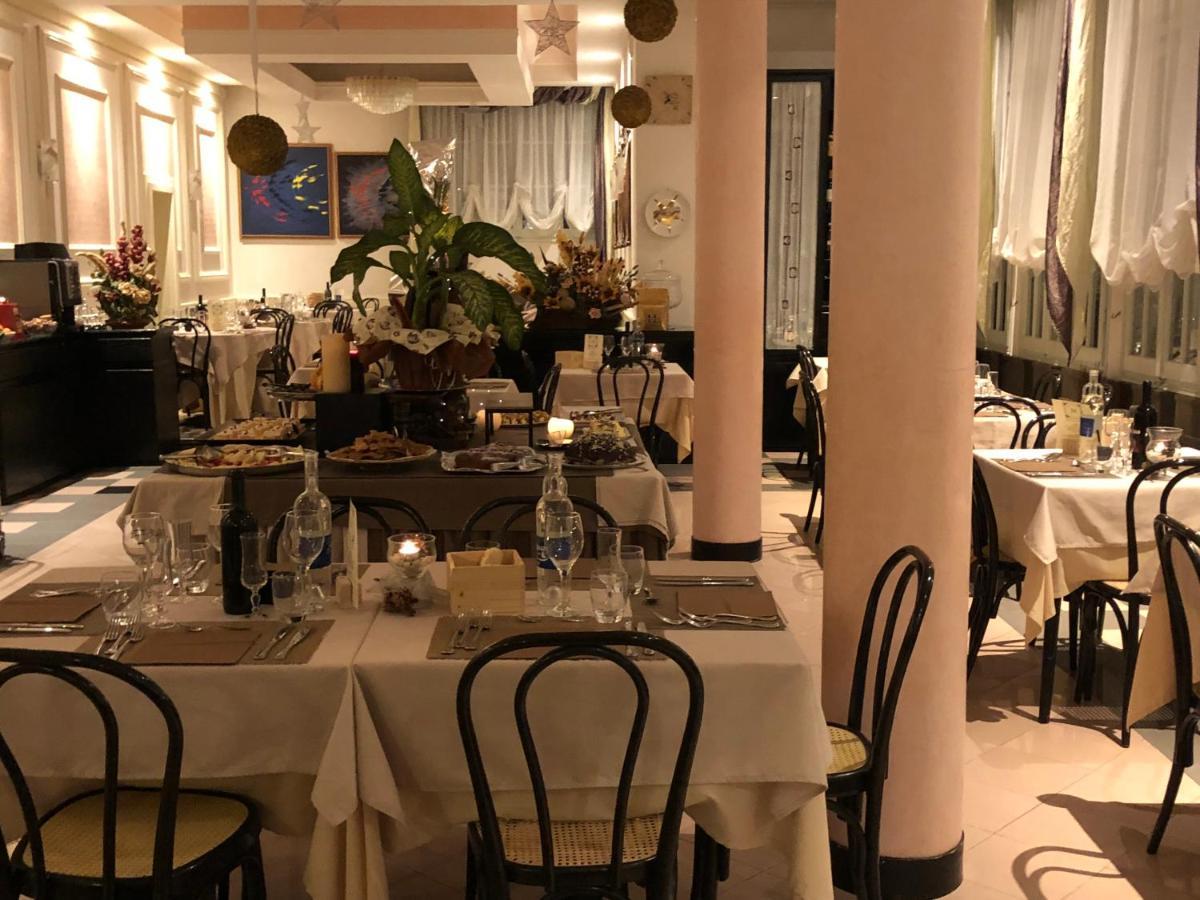Hotel Montepizzo リッツァーノ・イン・ベルヴェデーレ エクステリア 写真